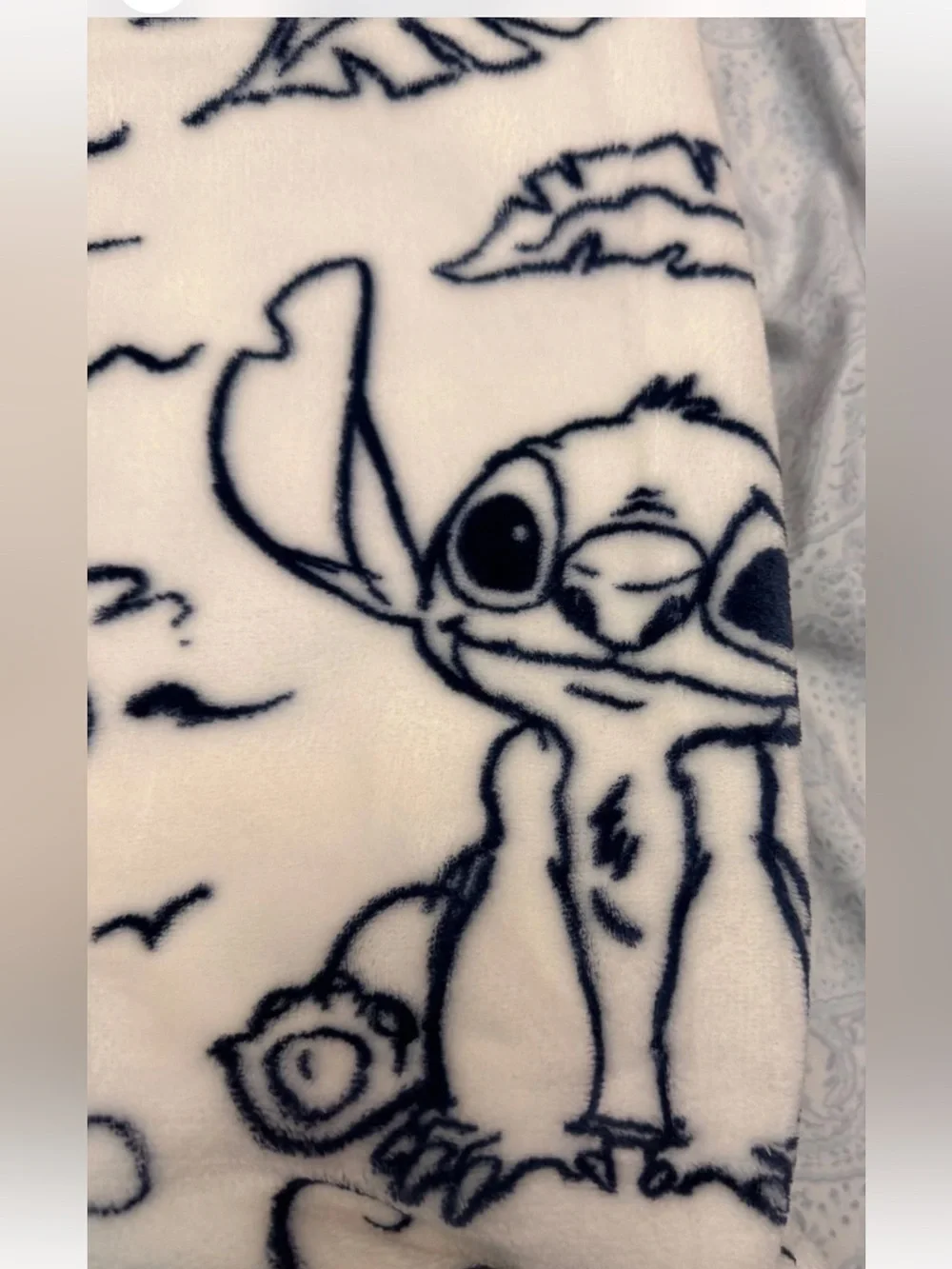 Disney Stitch Super Plush Outline Blanket